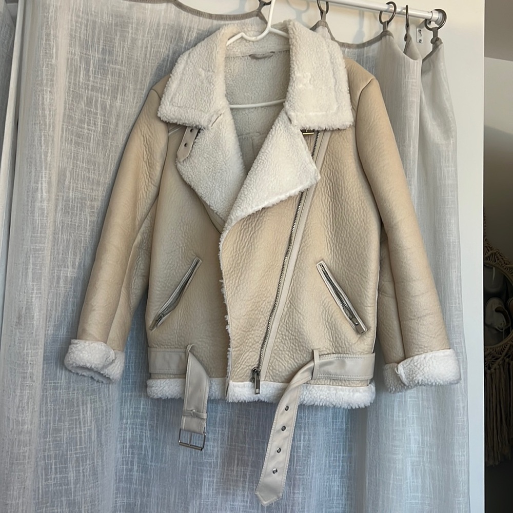 Winter coat with adjustable belt size medium worn once